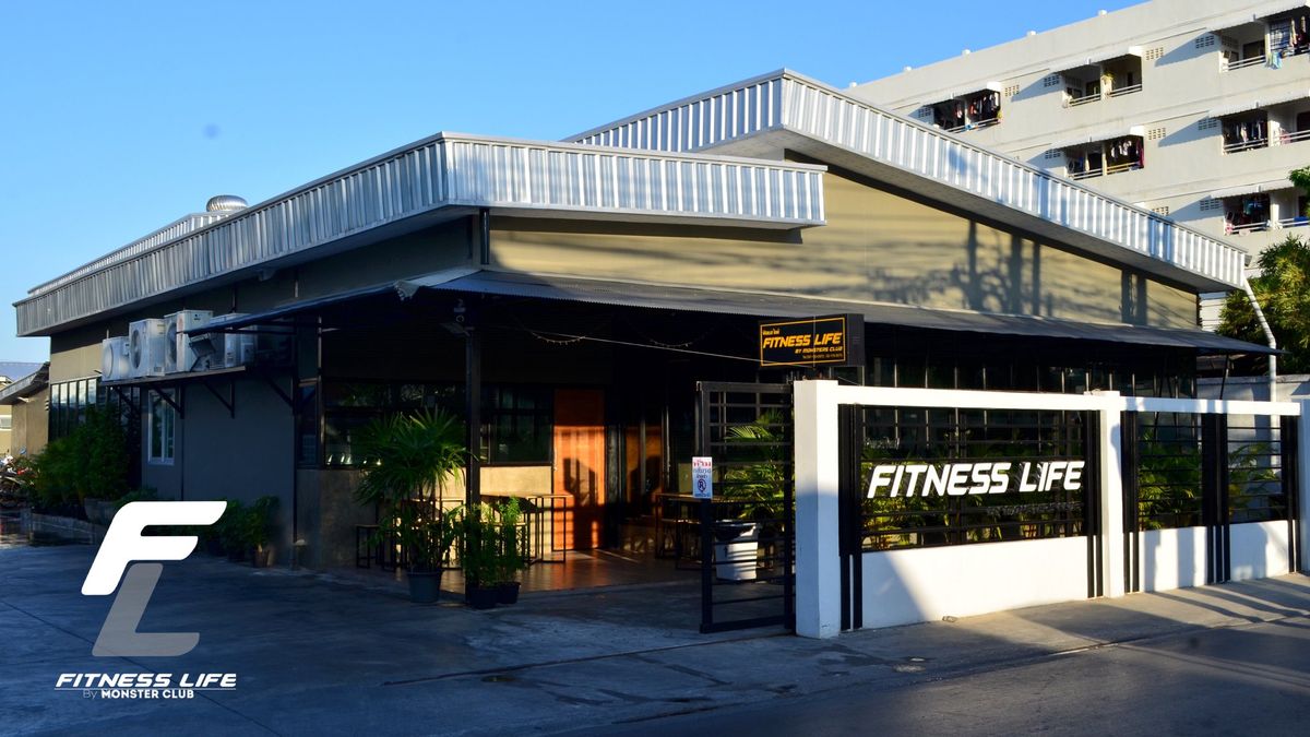 Fitness Life gym exterior on Sukhumvit Soi On Nut 30 in Bangkok
